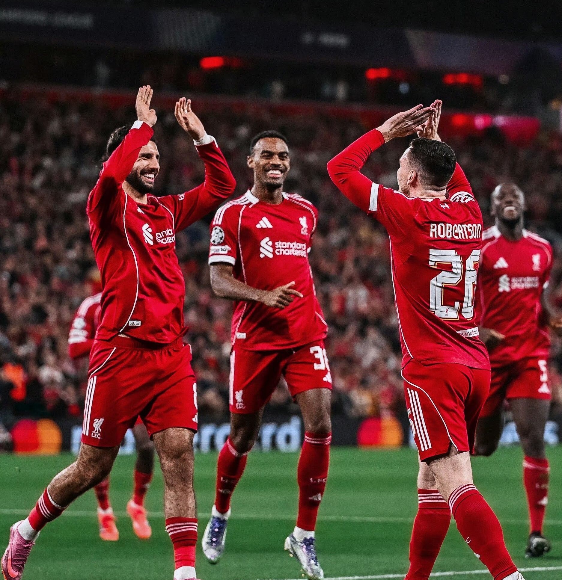 切尔西横扫利物浦，阿尔瓦雷斯扛起全队